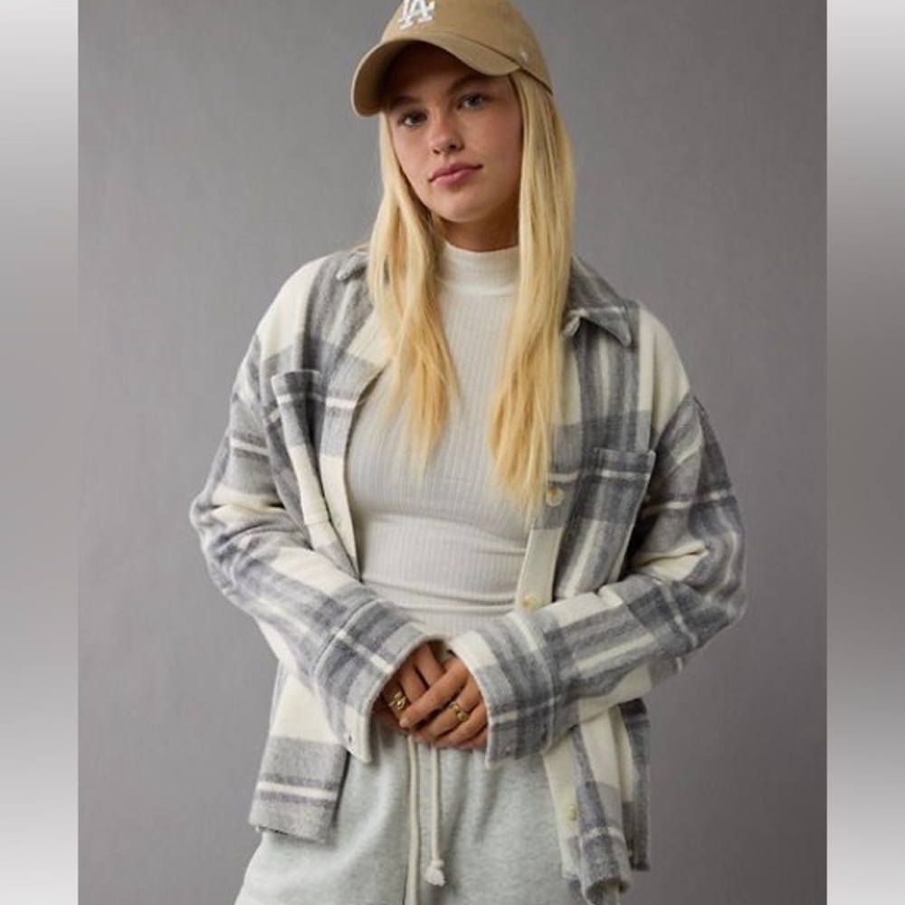 American Eagle Outfitters Gray Plaid Shacket